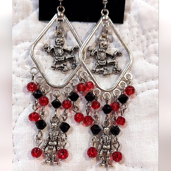Ruffles & Stripes Chandelier Skeleton Red and Black Glass Bead Earrings NWT - Picture 2 of 3